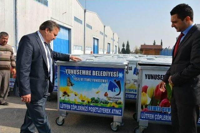 Yunusemre Belediyesi &Ccedil;&ouml;p Konteynerlerini Yeniliyor 1