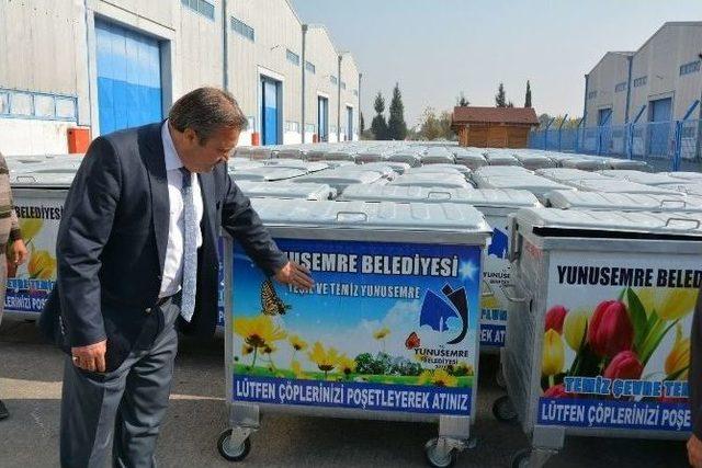 Yunusemre Belediyesi Çöp Konteynerlerini Yeniliyor