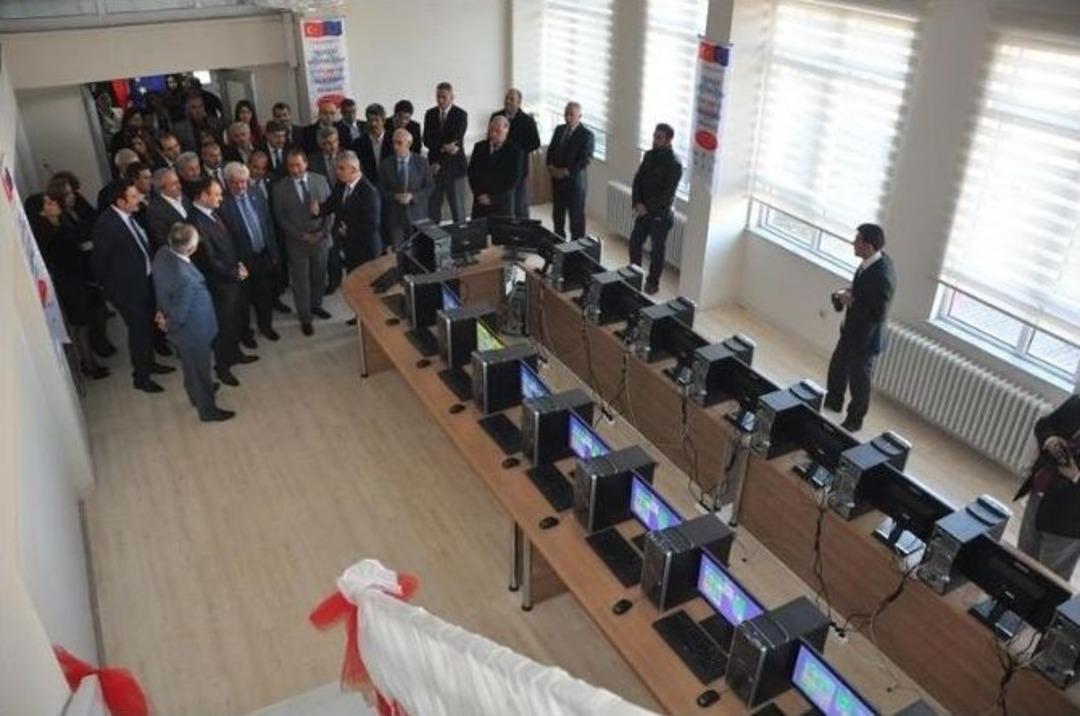 Mesleki Eğitimciler İnovasyon Geliştirme Merkezi A&ccedil;ıldı