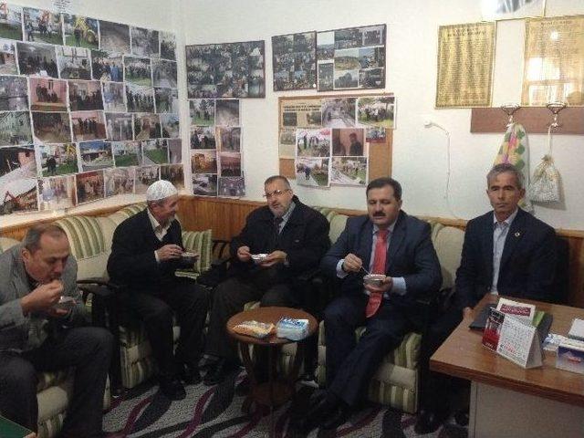 Yenidoğan Camii&rsquo;nde Aşure İkramı 1