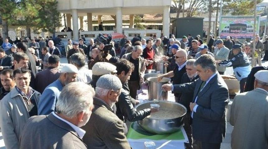 Ereğli Belediyesi 5 Bin Kişiye Aşure Dağıttı