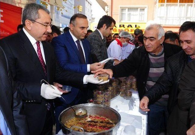 Sancaktepe Belediyesi Aşure Dağıttı