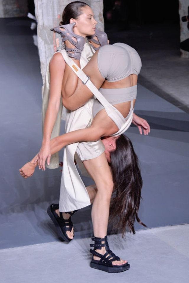 2015 te podyumlara damga vuran ilgin&ccedil; olaylar! 2