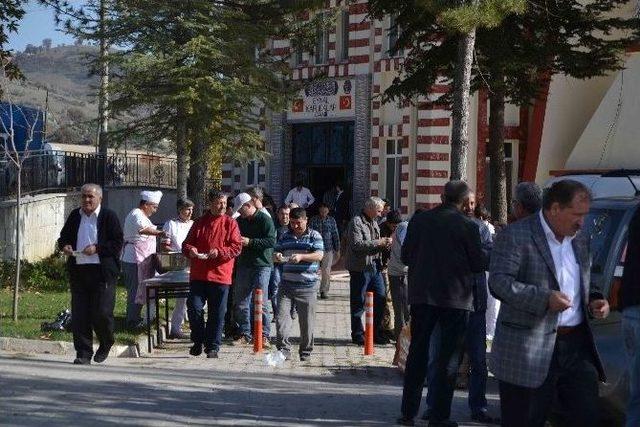 Simav Belediyesi 10 Bin Kişiye Aşure Dağıttı