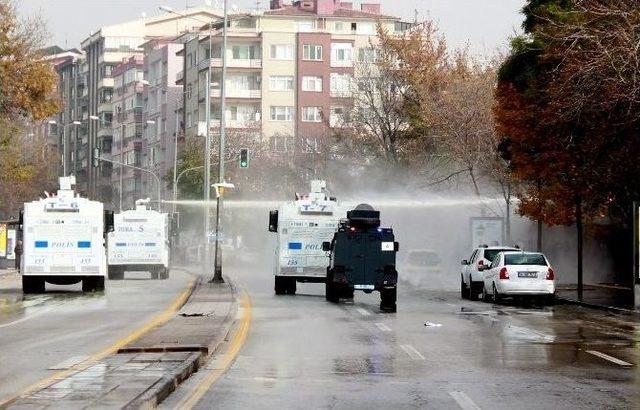 Kızılay’a Yürümek İsteyen Gruba Polis İzin Vermedi