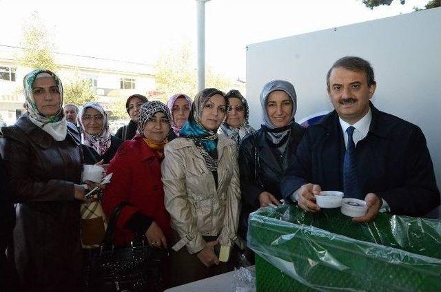 Hacılar Belediyesi 3 Bin Kişiye Aşure İkram Etti