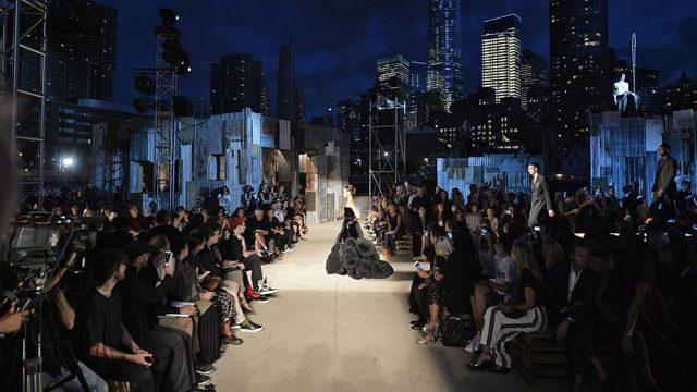 2015 te podyumlara damga vuran ilgin&ccedil; olaylar! 10