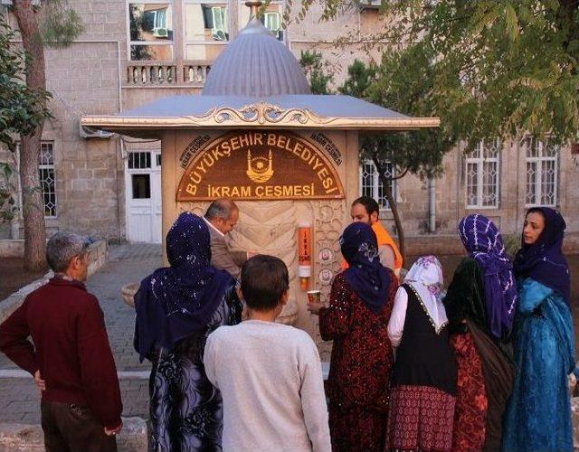 Bu Çeşmelerden Çorba Akıyor