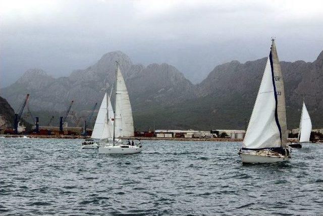 Konyaaltı Belediyesi Ata’yı Anma Kupası Yat Ve Yelken Yarışması Başladı