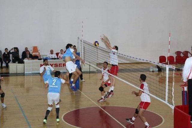 Başkan Büyükkılıç, Voleybol Maçında