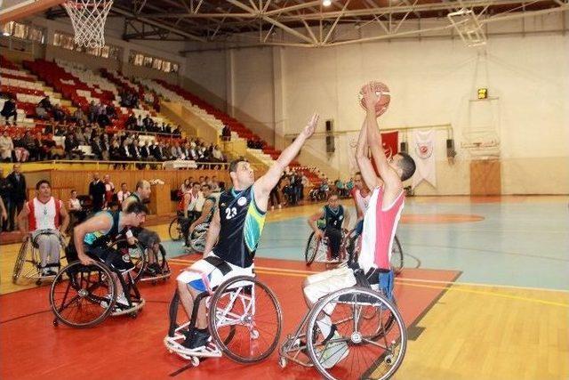 Garanti Tekerlekli Sandalye Basketbol Ligi