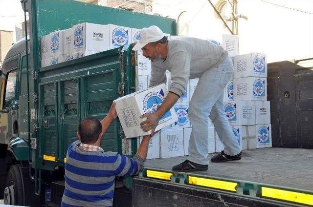 Stk’lardan Akçakal’de Kamp Dışında Kalan Mültecilere Yardım