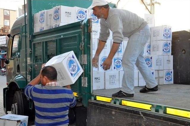 Stk’lardan Akçakal’de Kamp Dışında Kalan Mültecilere Yardım