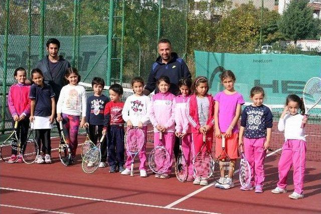 Minikler Tenis Turnuvası Sona Erdi