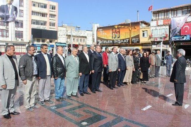 Kilis’te Add İle Chp Alternatif Çelenk Sunma Töreni