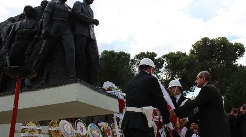 Denizli&rsquo;de Atat&uuml;rk Saygıyla Anıldı