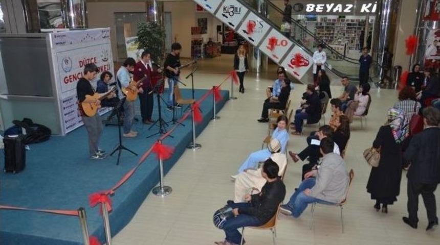 Gen&ccedil;lik Merkezi Atat&uuml;rk&rsquo;&uuml; Andı