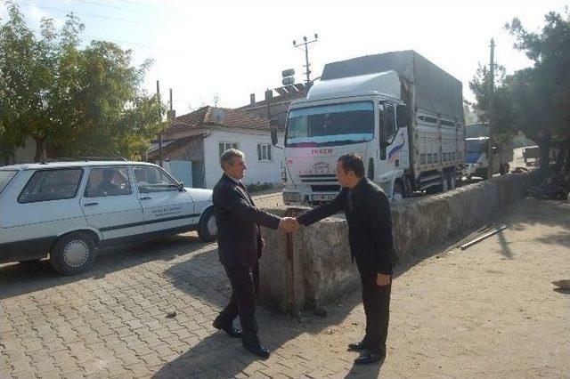 Okul Bahçesi Çöplüğe Döndü 1