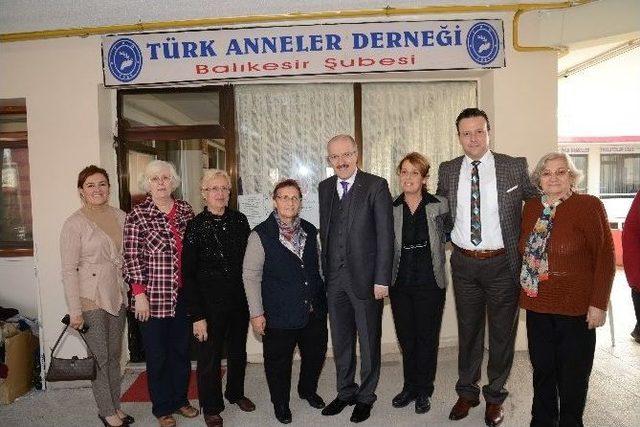 Altıeylül Belediyesi Çocukları Sevindirdi