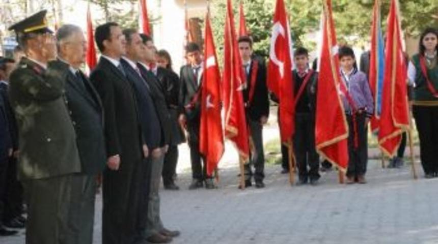 G&uuml;r&uuml;n&rsquo;de Atat&uuml;rk &Ouml;l&uuml;m&uuml;n&uuml;n 96.yılında Anıldı