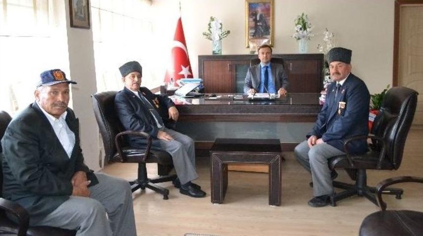 Kula Muharip Gaziler Derneği&rsquo;nden, Kaymakam G&uuml;ven&rsquo;e Ziyaret