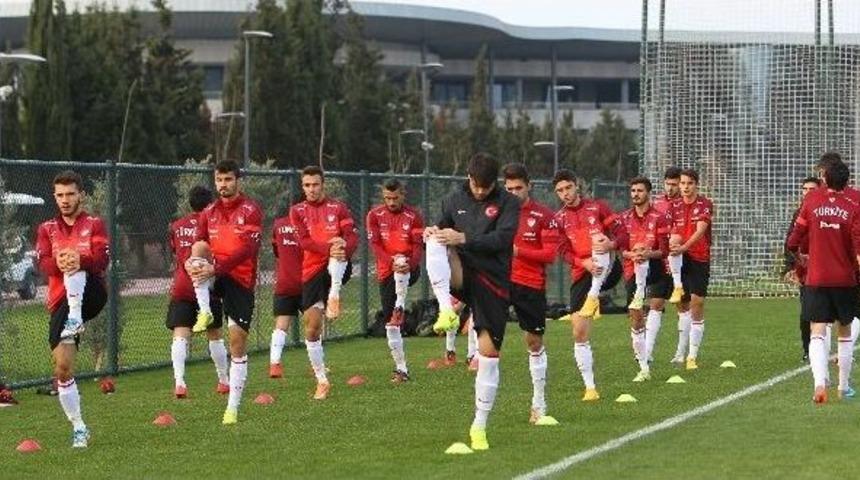 &Uuml;mit Milli Takım, Ukrayna Ma&ccedil;ı Hazırlıklarına Başladı