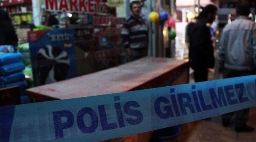 Kar Maskeli 3 Kişi Marketten Sigara Ve Para Gasp Etti