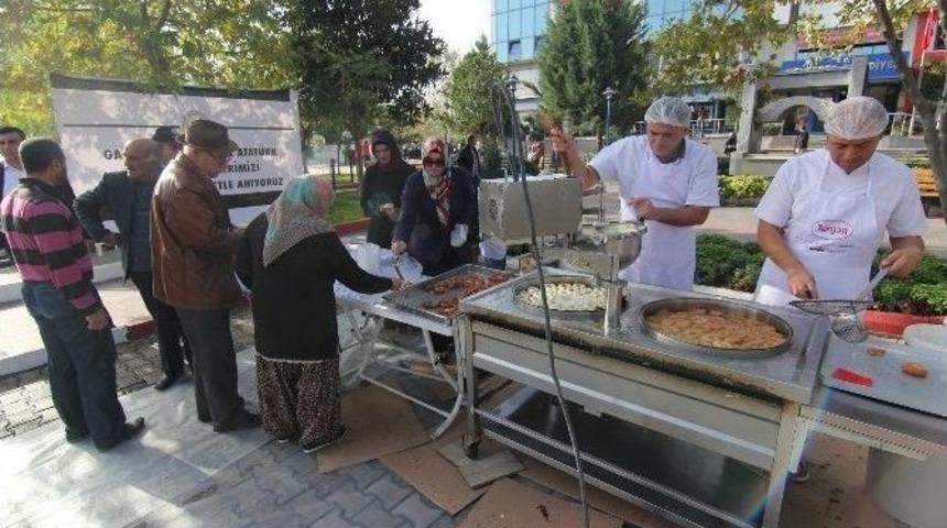 Menderes Ata&rsquo;sını Lokma Hayrı İle Andı
