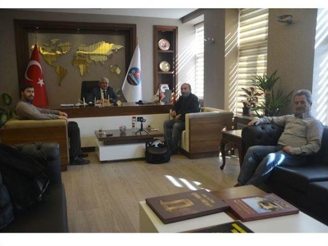 Kars Belediye Başkanı Başarılı Gazetecileri Makamında Kabul Etti 1