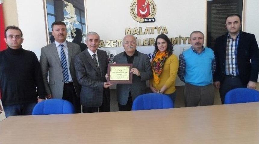 Evren, Malatya Gazeteciler Cemiyetini Kutladı