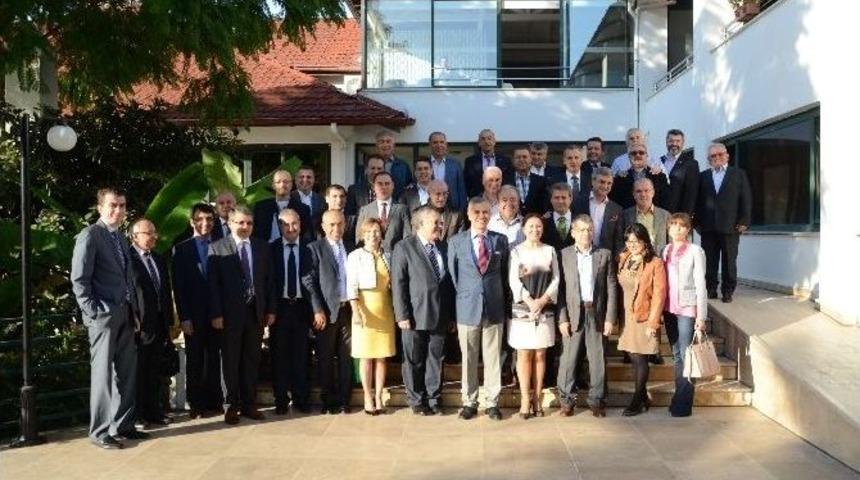 Her İşsizin Bir Danışmanı Var