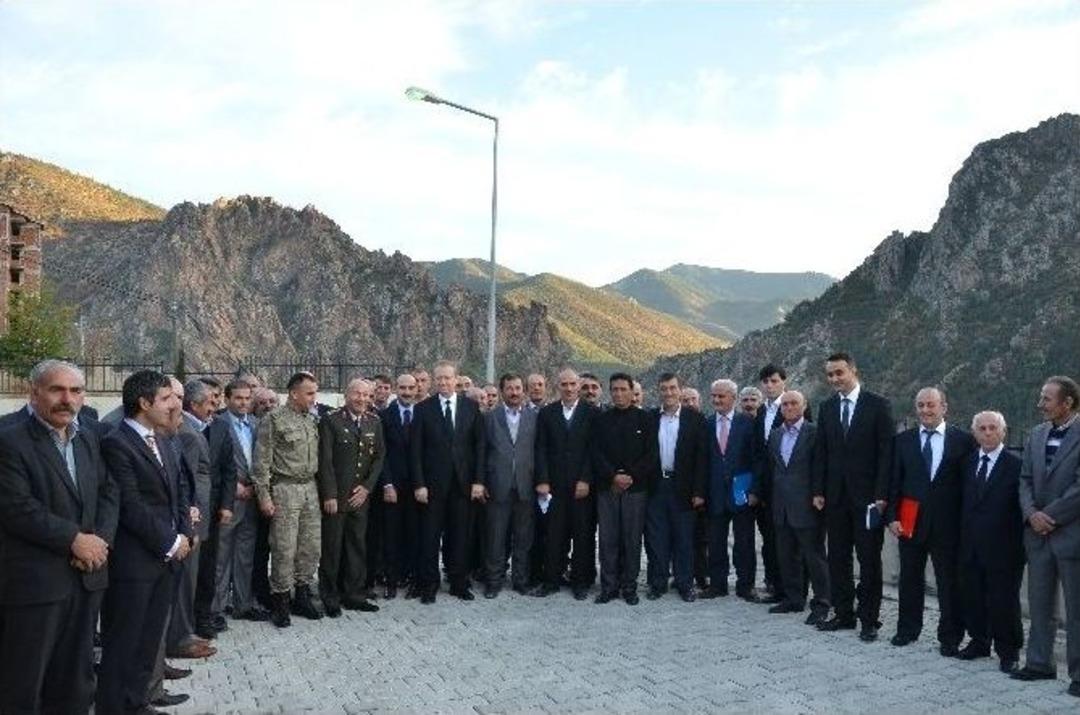 G&uuml;m&uuml;şhane Valisi Y&uuml;cel Yavuz Torul İl&ccedil;esinde İncelemelerde Bulundu