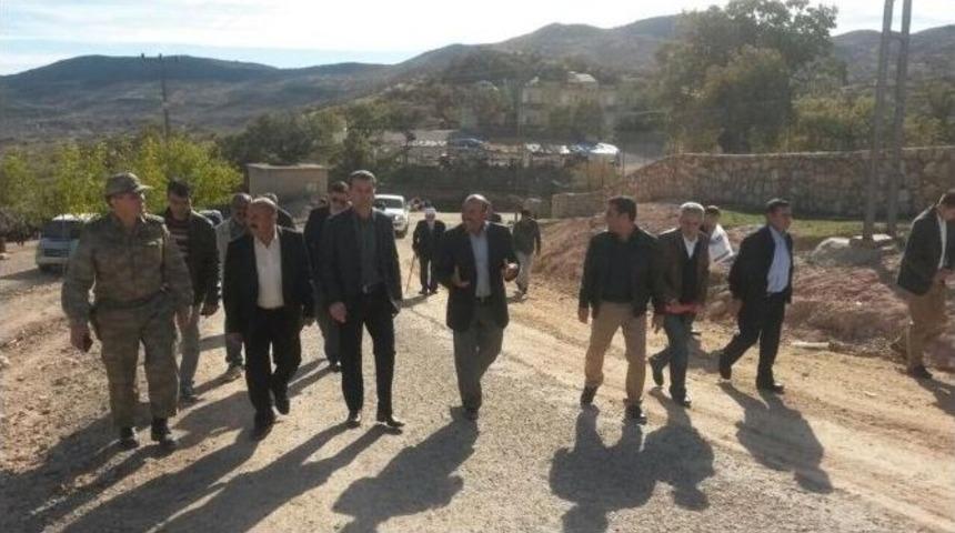 Batman Valisi &Ccedil;elik&rsquo;ten Becirman K&ouml;y&uuml;ne Ziyaret