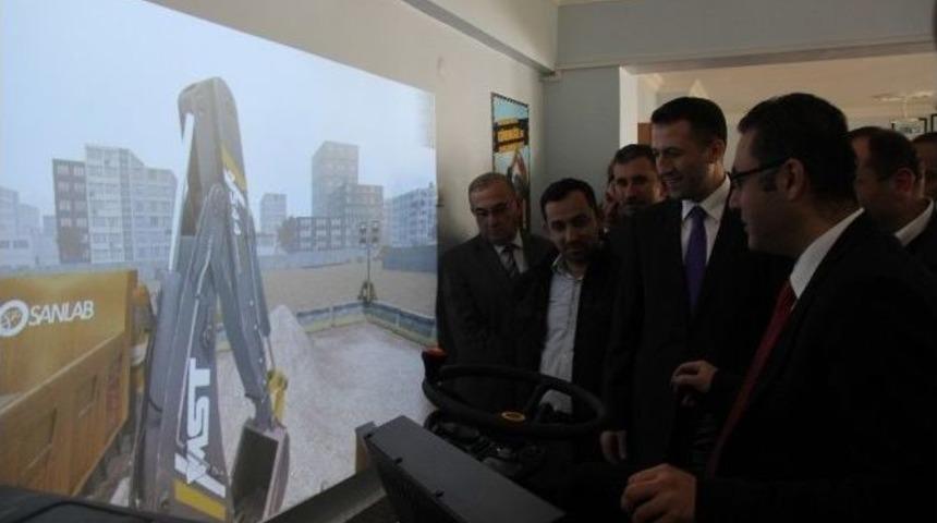 Alaplı&rsquo;da Sim&uuml;lat&ouml;rl&uuml; İş Makinesi Kursu A&ccedil;ıldı