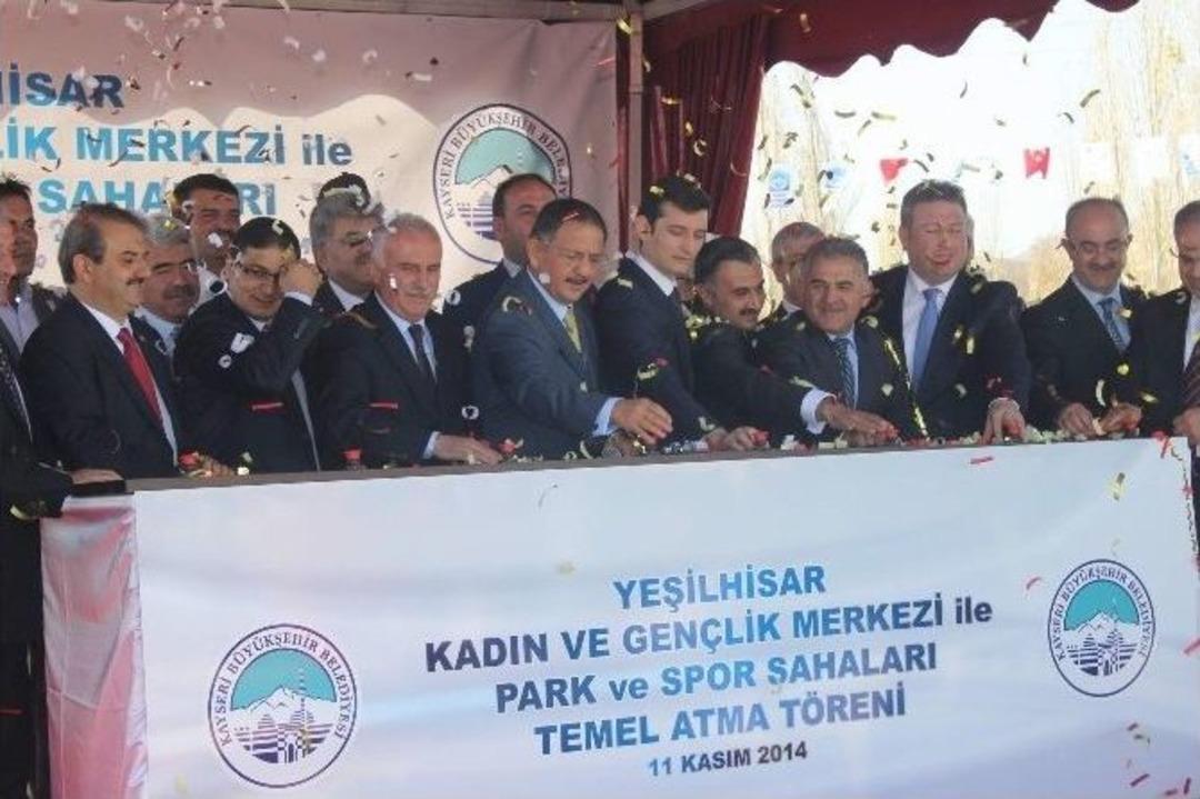 Yeşilhisar&rsquo;da Kadın Ve Gen&ccedil;lik Merkezi İle Spor Sahalarının Temeli Atıldı