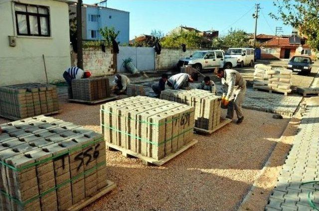 Bandırma Belediyesi&rsquo;nden Edincik&rsquo;te Yol Yapım &Ccedil;alışması 1