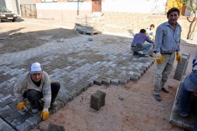 Bandırma Belediyesi&rsquo;nden Edincik&rsquo;te Yol Yapım &Ccedil;alışması 2