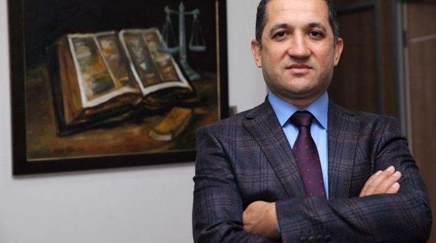 Gediz&rsquo;li Profes&ouml;r Kentsel D&ouml;n&uuml;ş&uuml;m&rsquo;&uuml;n Kitabını Yazdı