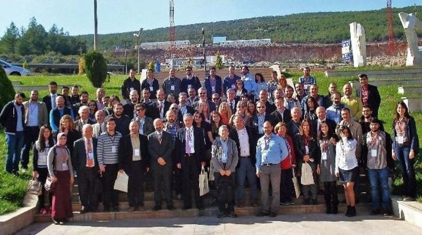 Sa&uuml; &Ouml;ğretim &Uuml;yesi Yal&ccedil;ın &Ouml;d&uuml;l Aldı