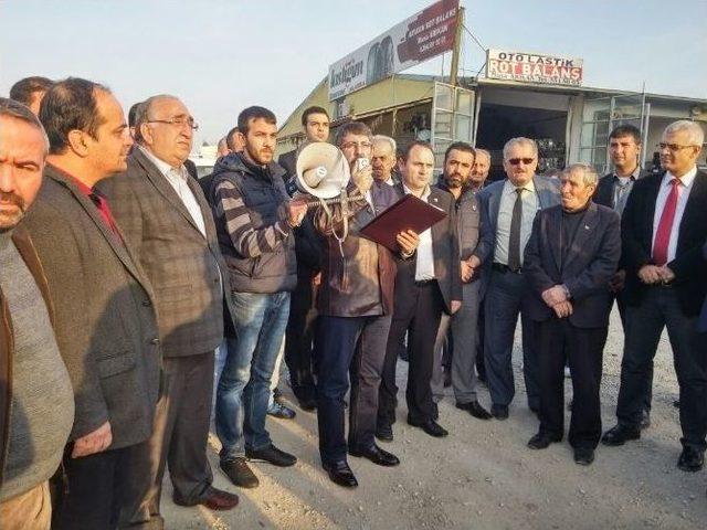 İşten &Ccedil;ıkarılan 23 İş&ccedil;i İ&ccedil;in Fabrika &Ouml;n&uuml;nde Bir Basın A&ccedil;ıklaması Yapıldı 2