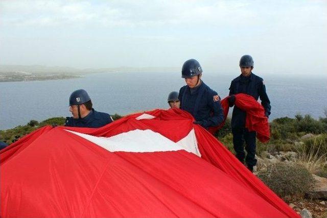 Anırkabir Bayrağı Şimdi Datça Semalarını Süslüyor