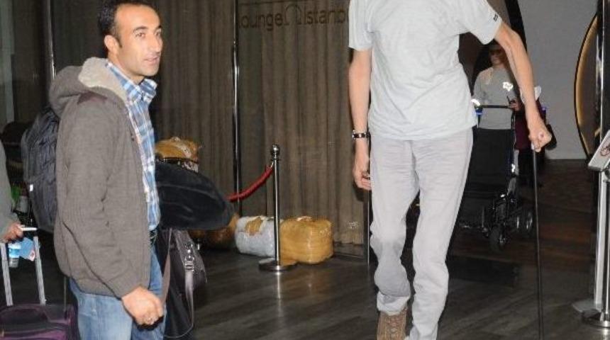 D&uuml;nyanın En Uzun Adamı Guınness Kutlamalarına Gitti