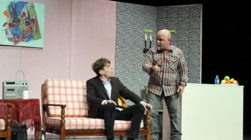 Madde Bağımlılığına Karşı Gen&ccedil;leri Tiyatro G&ouml;sterisiyle Bilin&ccedil;lendirdiler