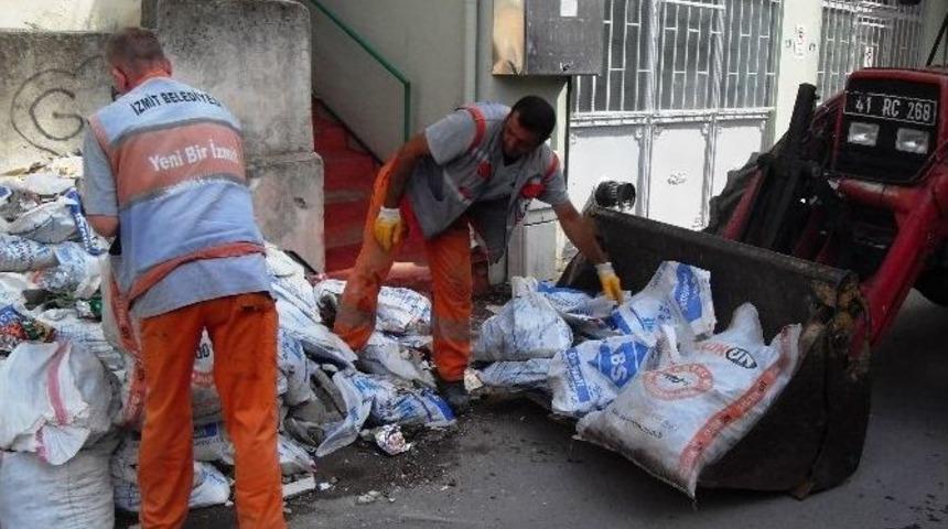 İzmit&rsquo;te G&uuml;nde 20 Ton İnşaat Atığı Toplanıyor