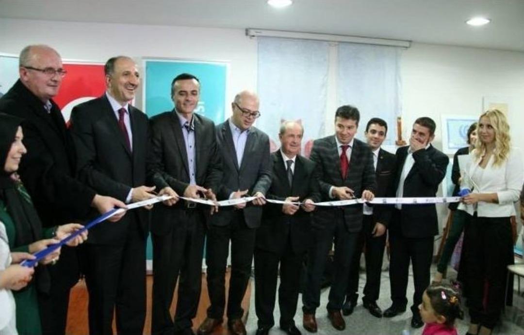 &Uuml;mraniye Belediyesi&rsquo;nden Bosna Hersekli Kadınlara El Sanatları Eğitimi