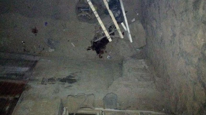 Merdiven Boşluğuna D&uuml;şen Kadın &Ouml;ld&uuml;