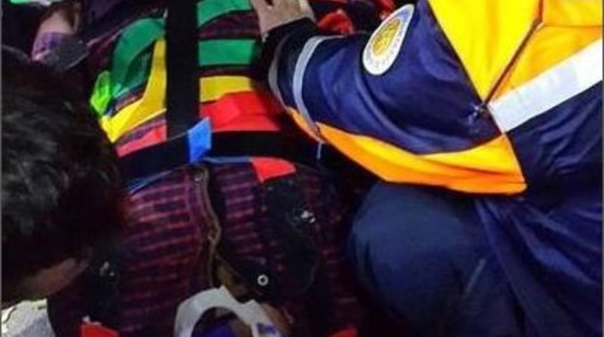 Van&rsquo;da Sıkışmalı Trafik Kazası; 1 Yaralı