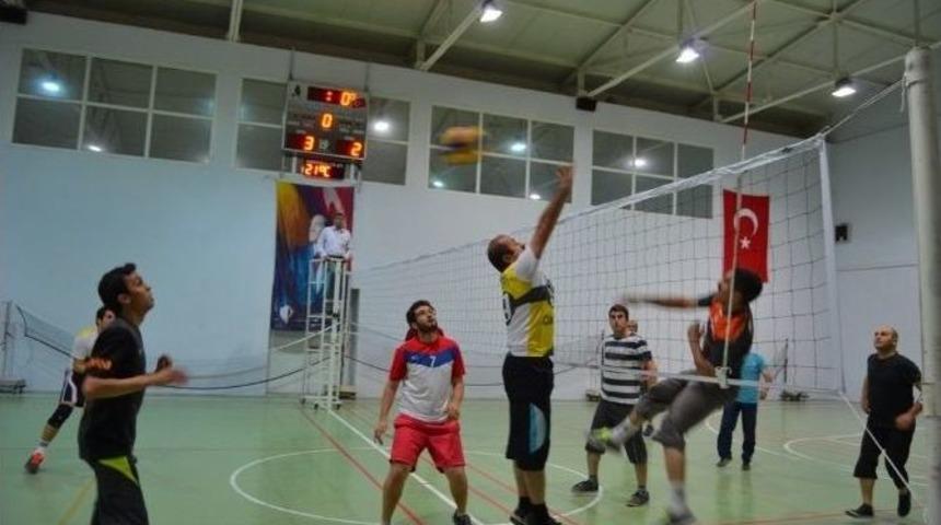 Kaymakamlık Voleybol Turnuvası Başladı