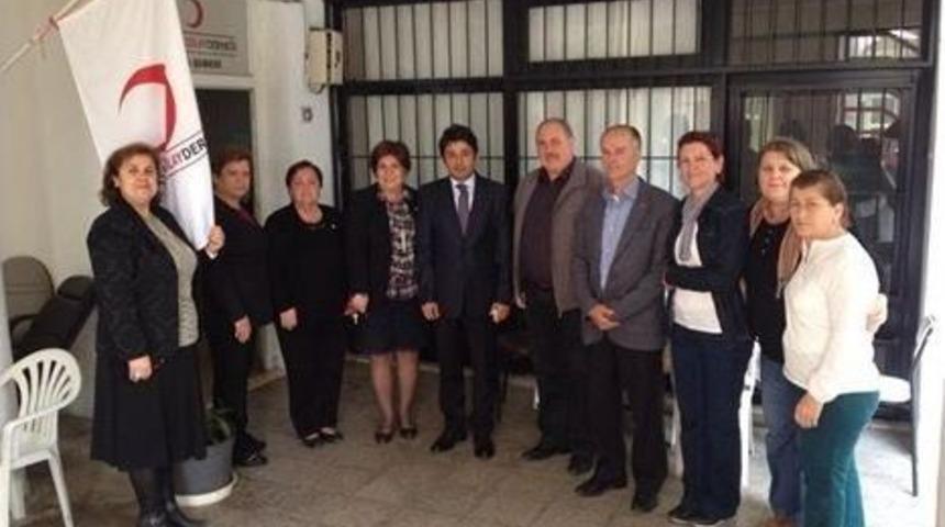 Kaymakam Demiry&uuml;rek, Kızılay Urla Şubesini Ziyaret Etti