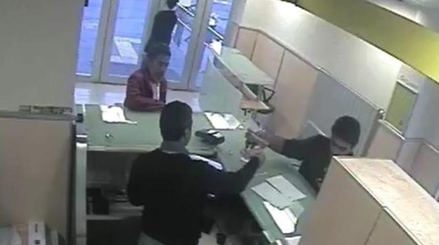 Telefonla Dolandırıcılık Yapan 3 Kişi Tutuklandı